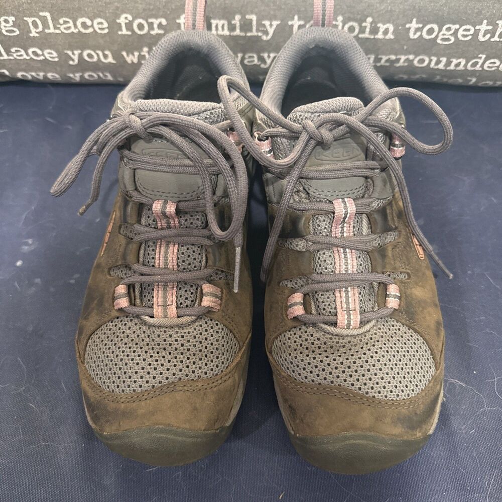 womens keen hiking shoes size 9